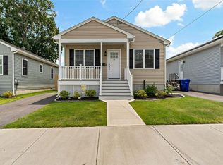 24 Nellie St, Providence, RI 02904