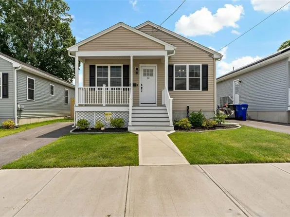 24 Nellie St, Providence, RI 02904