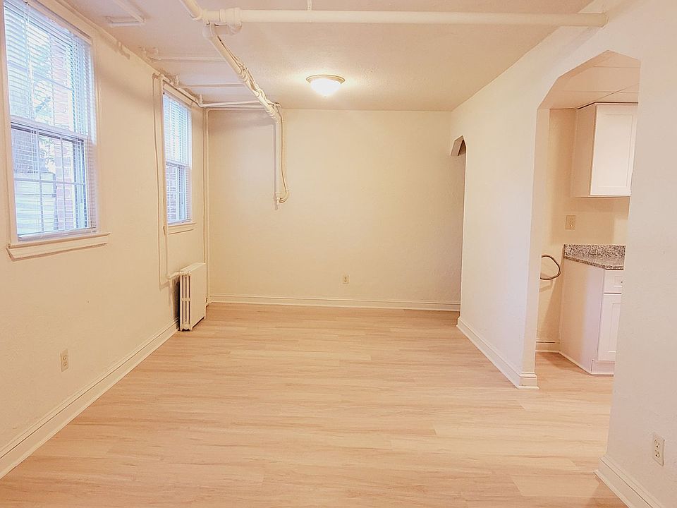 1st image of 403 E Luray Ave #62