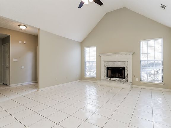 3rd image of 132 Stoney Brook Way