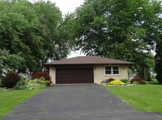 3076 Lookout Dr, Rockford, IL 61109