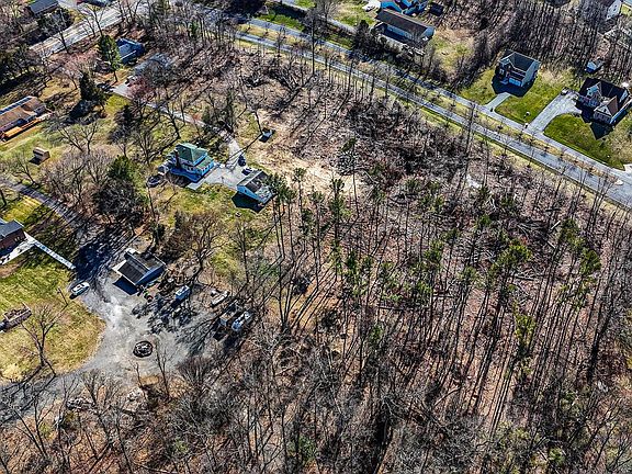 3rd image of 402 Philadelphia Rd