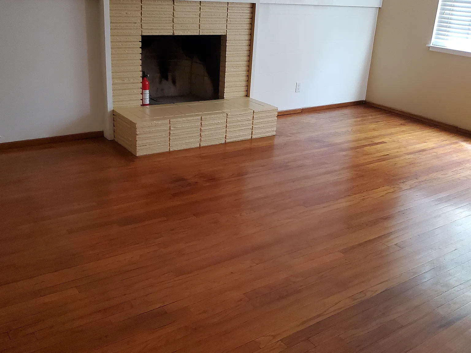 3 bed, 1310 sqft, $2,300 — Photo 2