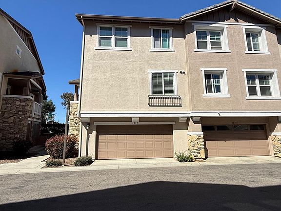 3rd image of 3037 Cole Grade Dr