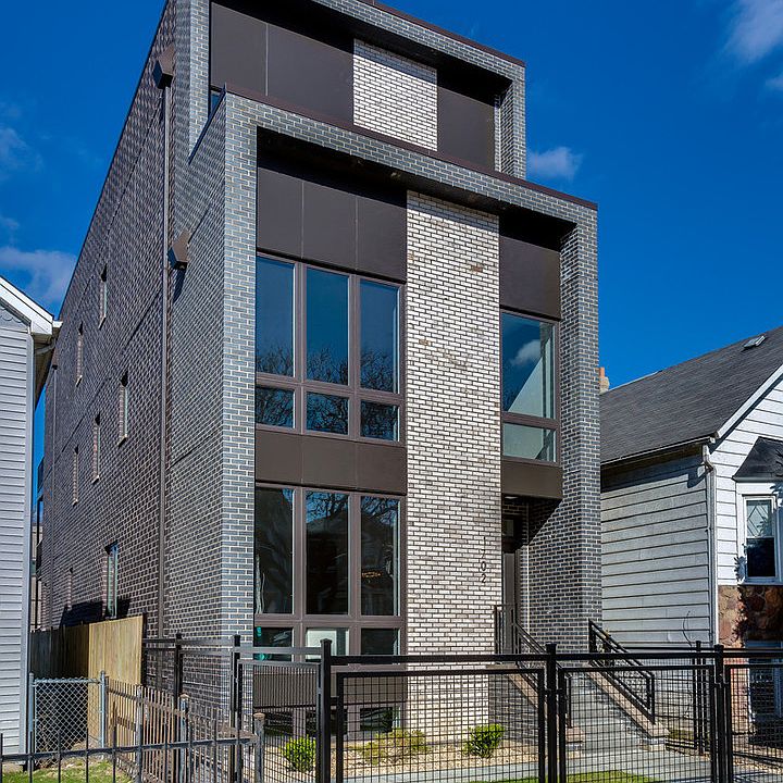 1st image of 1702 N Washtenaw Ave #2