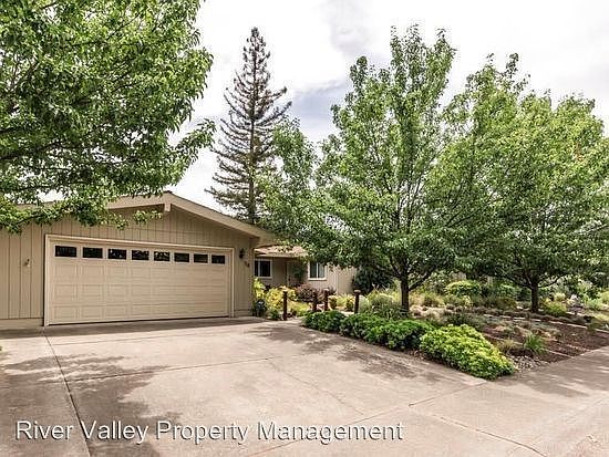1st image of 38 Saratoga Cir