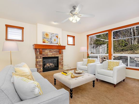 5th image of 2532 Larchmount Dr NE