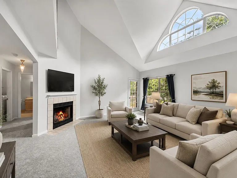 1804 Foxmeadow Cir — Photo 3
