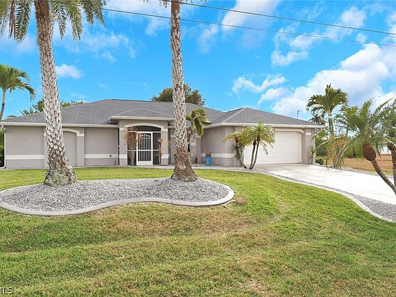 3rd image of 2526 SW 29th Ter