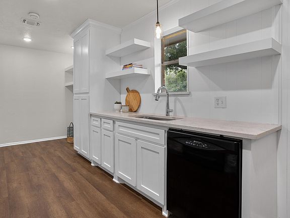 5th image of 1007 Keller Ave