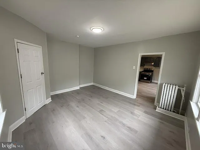3 bed, 1.0 bath, 2336 sqft, $2,300 — Photo 3