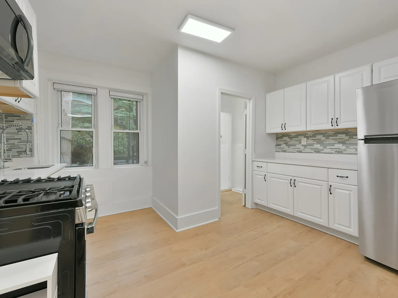 2 bed, 1.0 bath, 700 sqft, $3,500 — Photo 1