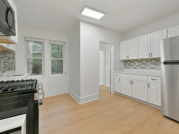 144 Salem St APT 3, Boston, MA 02113