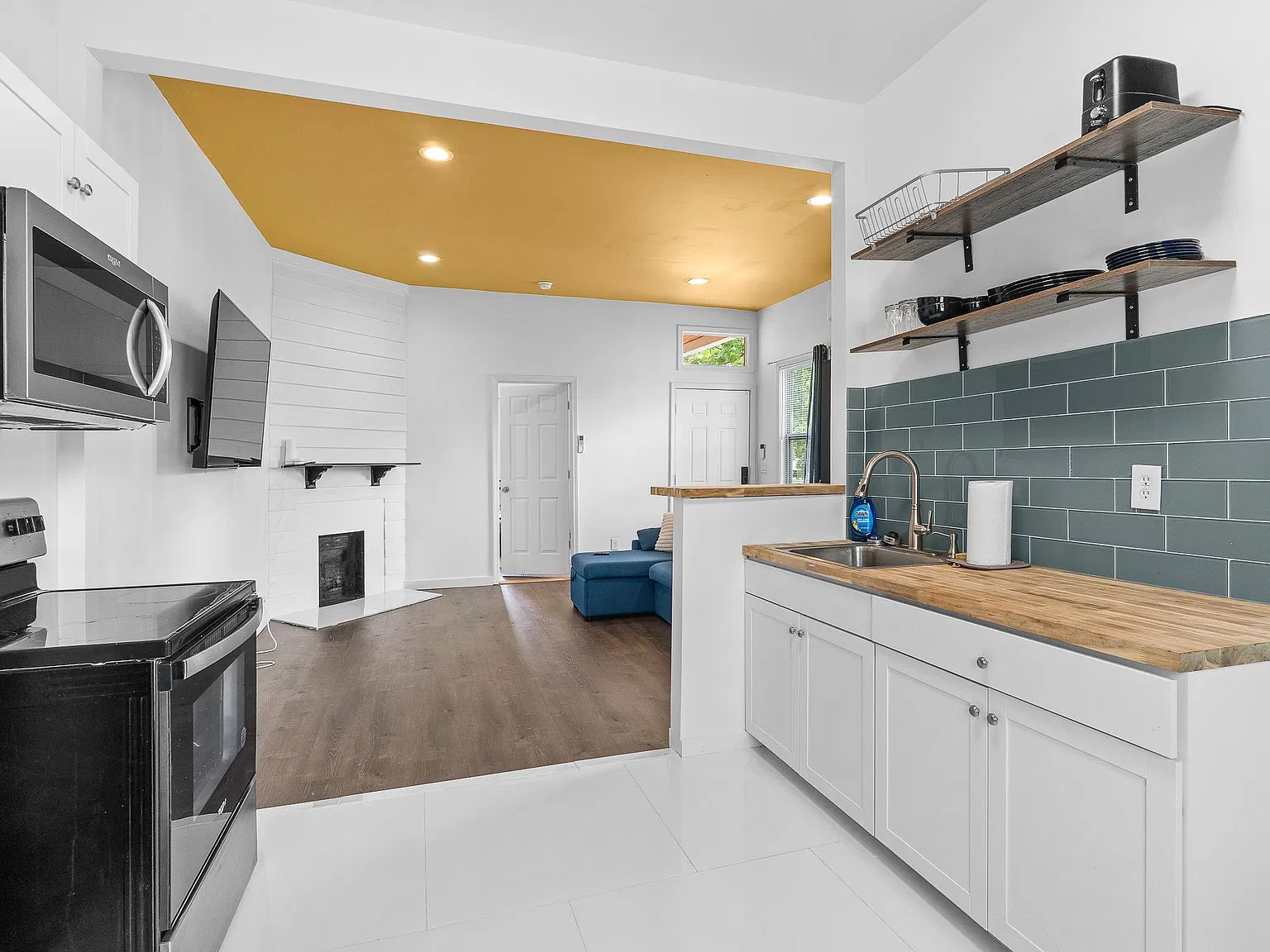 1 bed, 1.0 bath, 600 sqft, $1,500 — Photo 2