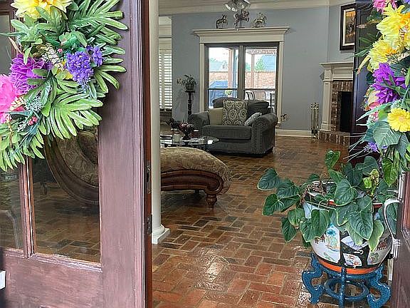 5th image of 216 Longstreet Ln