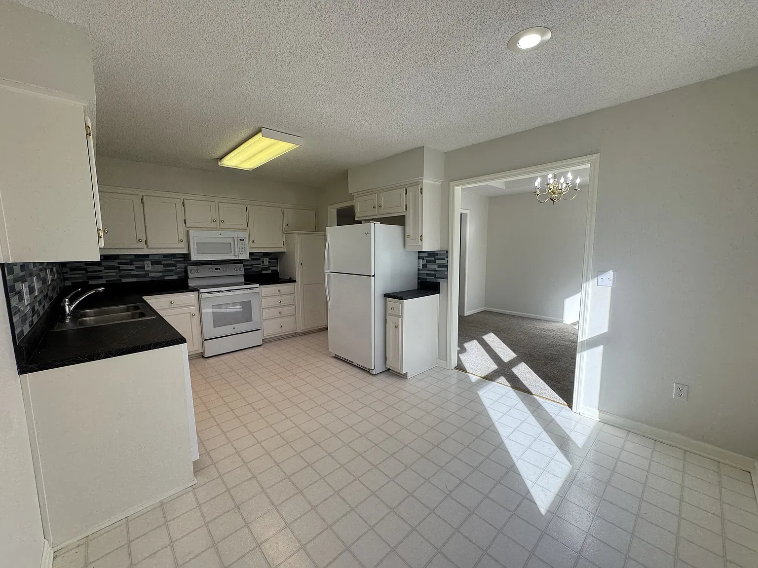 508 W Clark, Warrensburg, MO 64093 - C — Photo 4