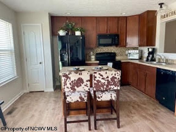 3rd image of 22 Stafford Cir #22