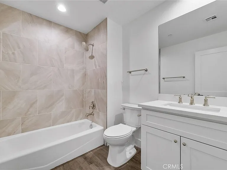 16385 Valencia Ave #3 — Photo 28