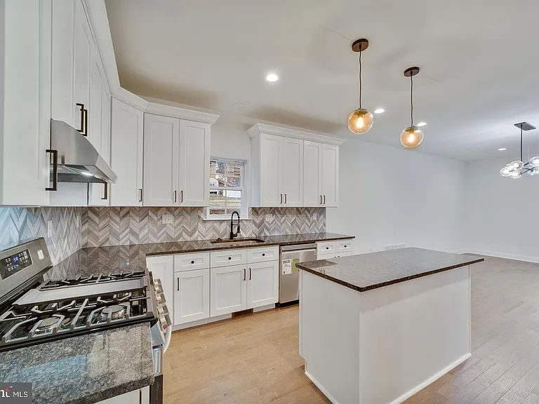 274 Oak Ave — Photo 8
