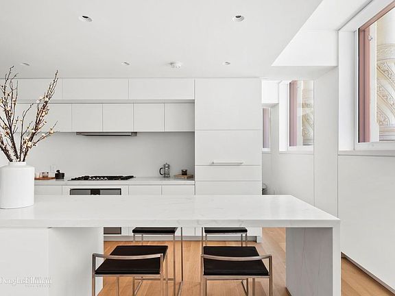 2nd image of 67 Franklin St #4D
