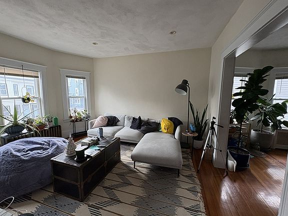 3rd image of 16 Hale Ave