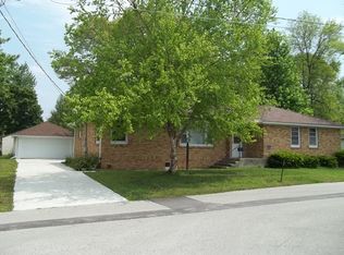 98 S Allen St, Pontiac, IL 61764