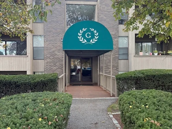 42 Shrewsbury Green Dr Unit F, Shrewsbury, MA 01545