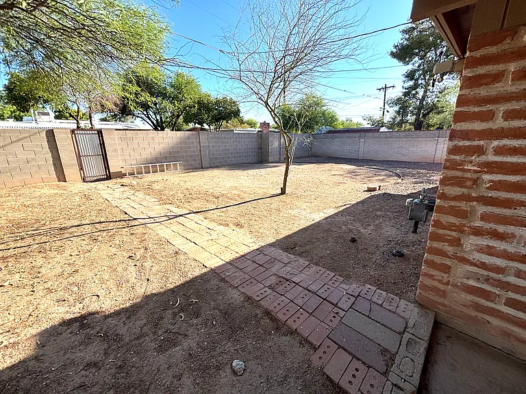 5512 E Alta Vista St — Photo 5