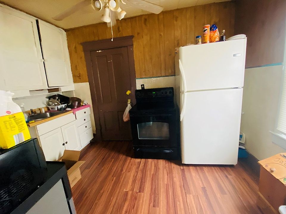 2nd image of 9 Thomas Ct