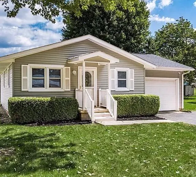246 Jacqueline Dr — Photo 1