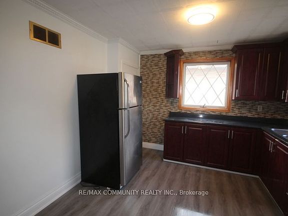 4th image of 64 Admiral Rd