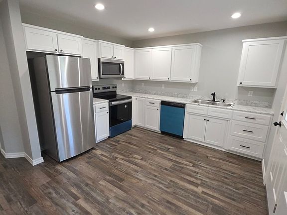 5th image of 3204 N Cleveland Ave #1