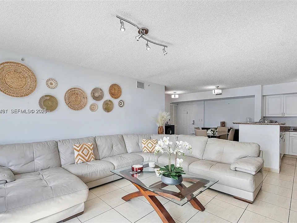1155 Brickell Bay Dr #603