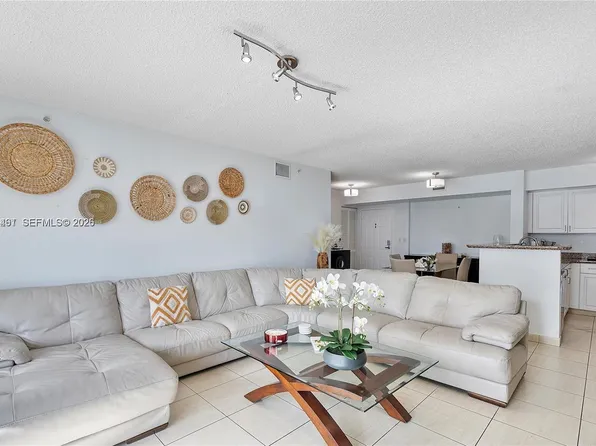 1155 Brickell Bay Dr, Miami, FL