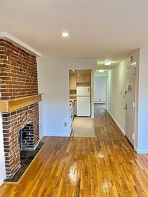 4th image of 103 Jefferson Ave #3