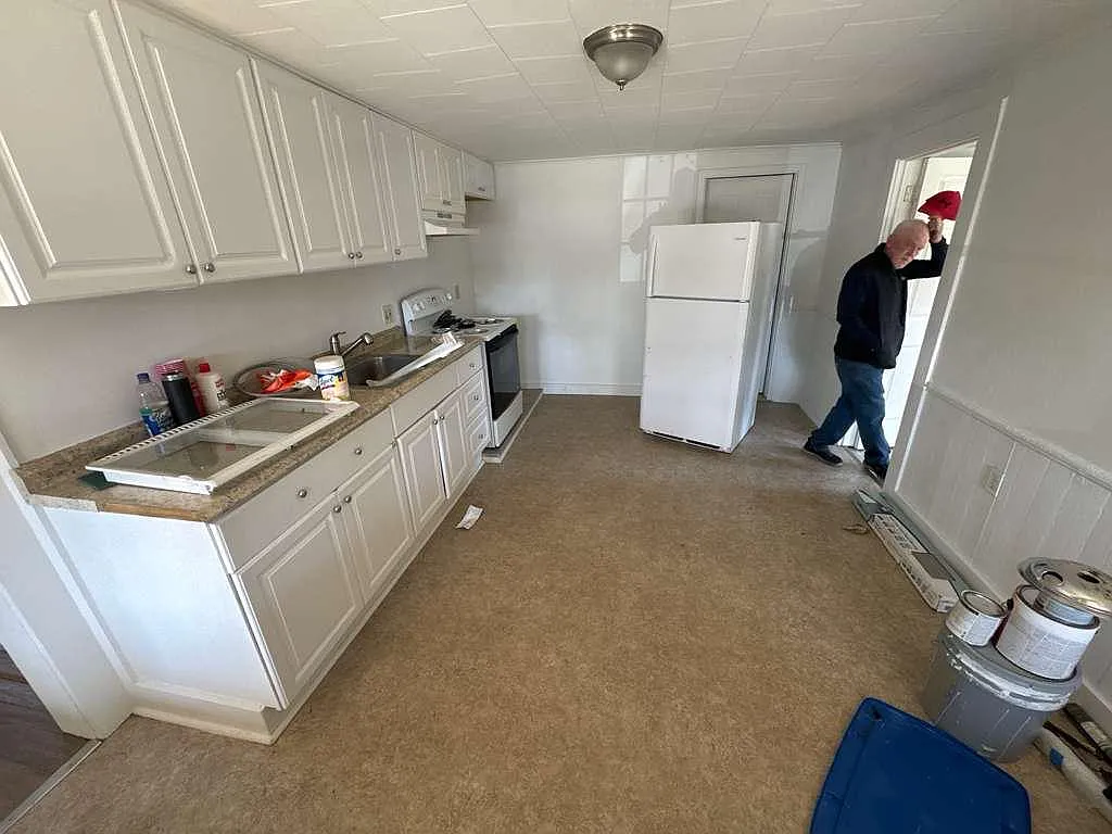 4 bed, $2,000 — Photo 4