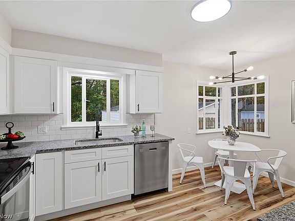 5th image of 1055 Seward Ave