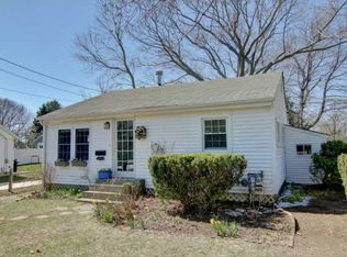 41 4th St, North Kingstown, RI 02852