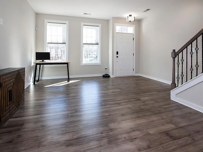 9428 Kings Parade Blvd — Photo 4