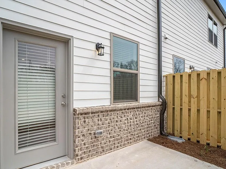 6045 Handley Dr — Photo 11