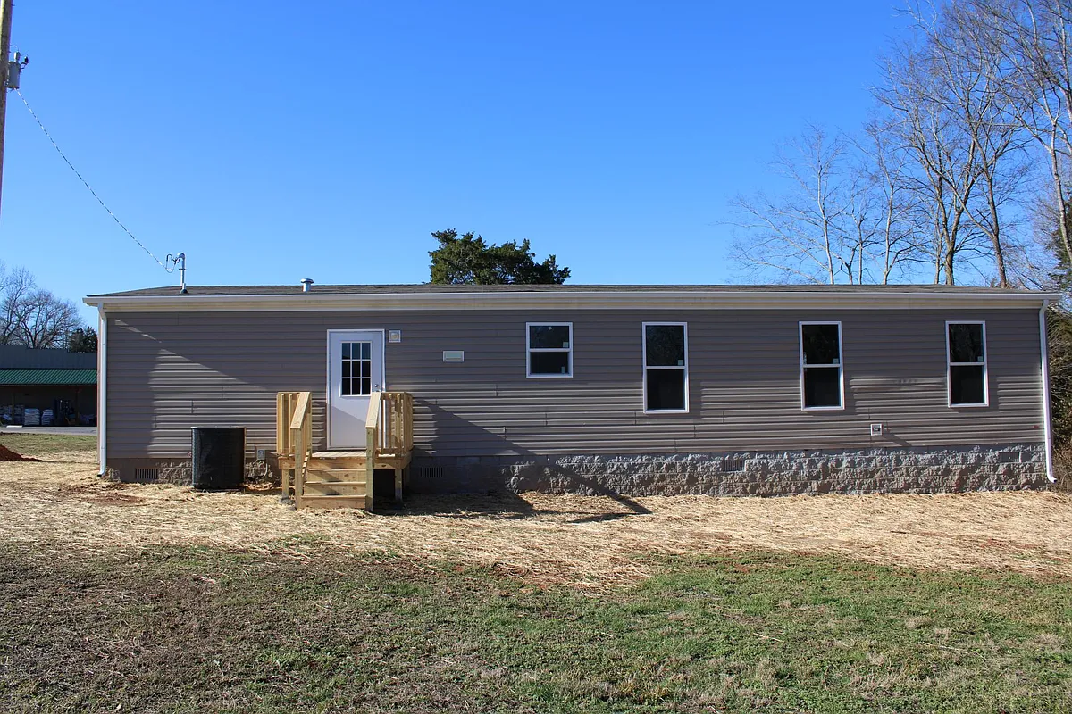 Back of house - 606 Lincoln St