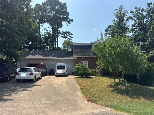 4 Country Club Dr, Holiday Island, AR 72631