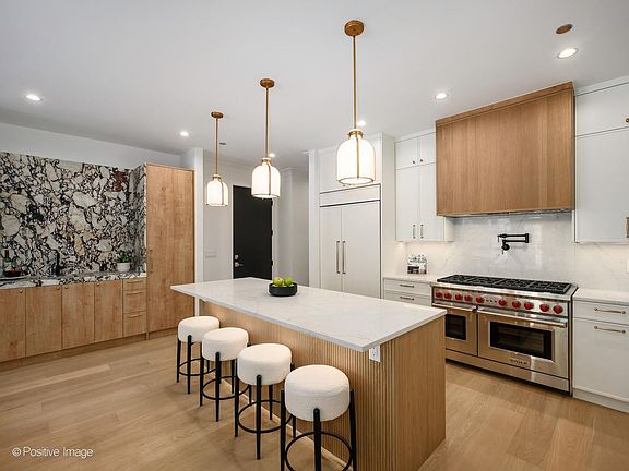 4th image of 1935 N Mohawk St #1S