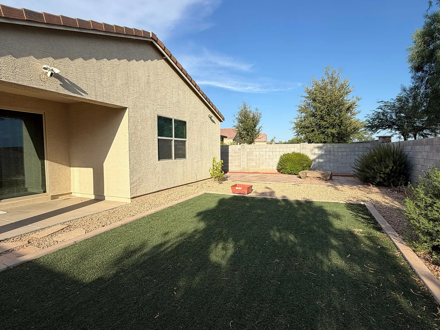 4 bed, 1912 sqft, $2,450 — Photo 3