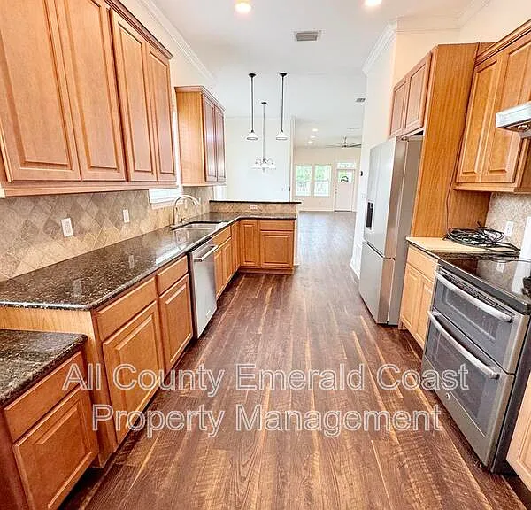 722 Kelly St — Photo 20