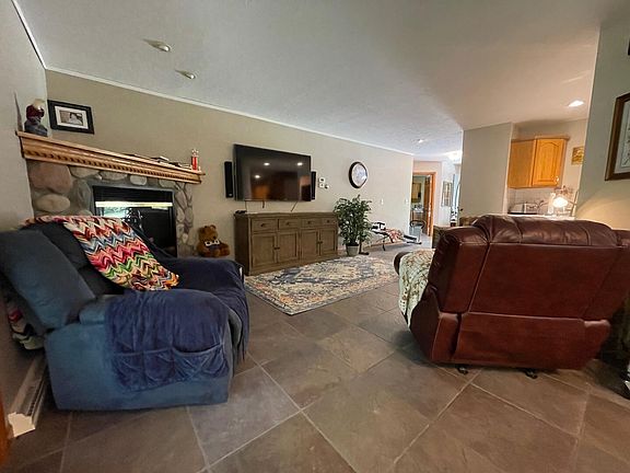 4th image of 8812 Spring Lake Rd