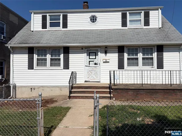 391 Macarthur Ave, Garfield, NJ 07026