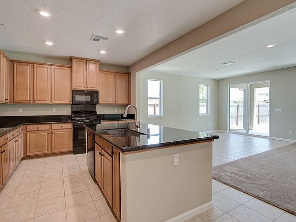 3rd image of 7032 Sandwich Pl