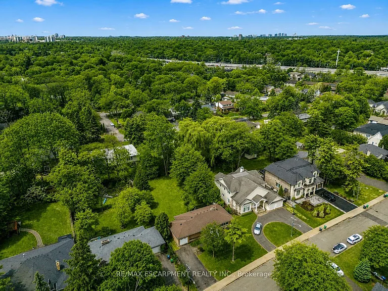 1546 Lorne Wood Rd — Photo 3