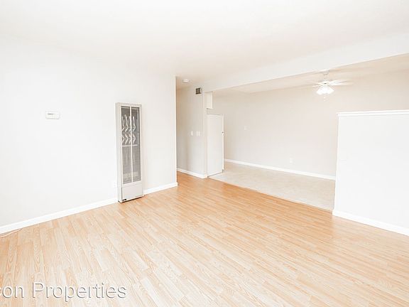 3rd image of 1112 E 6th St #10971334